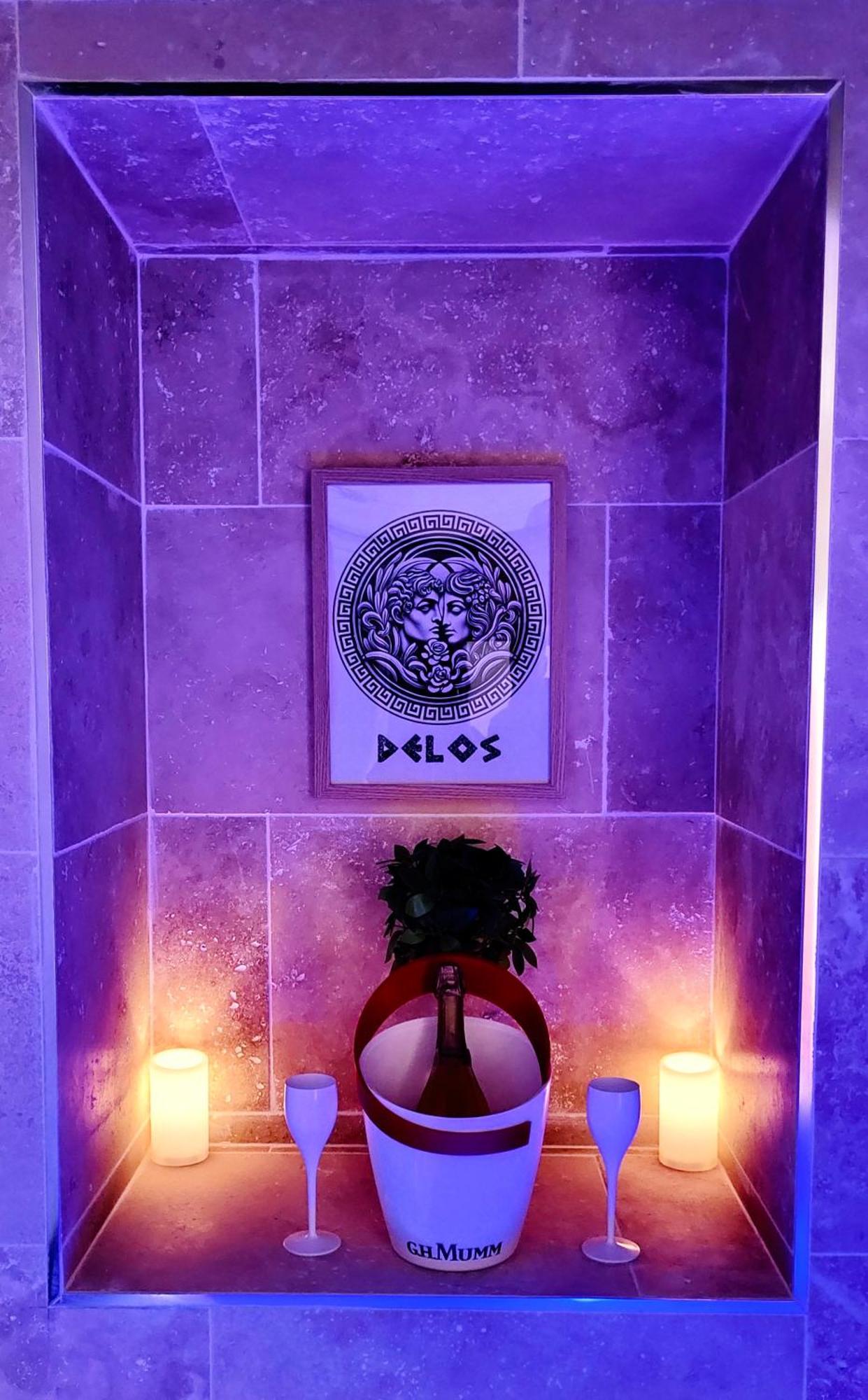 - La Suite Delos - Jacuzzi 2 Places - Centre Ville A Pied - Lit Queen Size - Parking Privee - Wifi - City Center Within Walking Distance - Quimper Luaran gambar